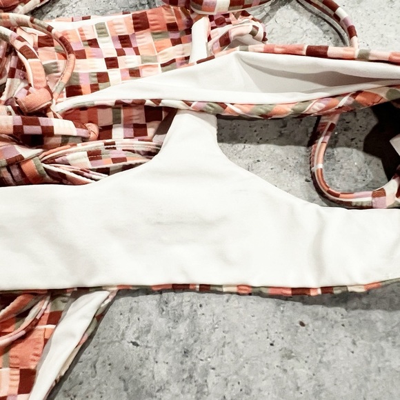 NEW L*SPACE Bikini Kristen Top & Joy Bitsy Bottom Geometric SET Size XS - Picture 6 of 7